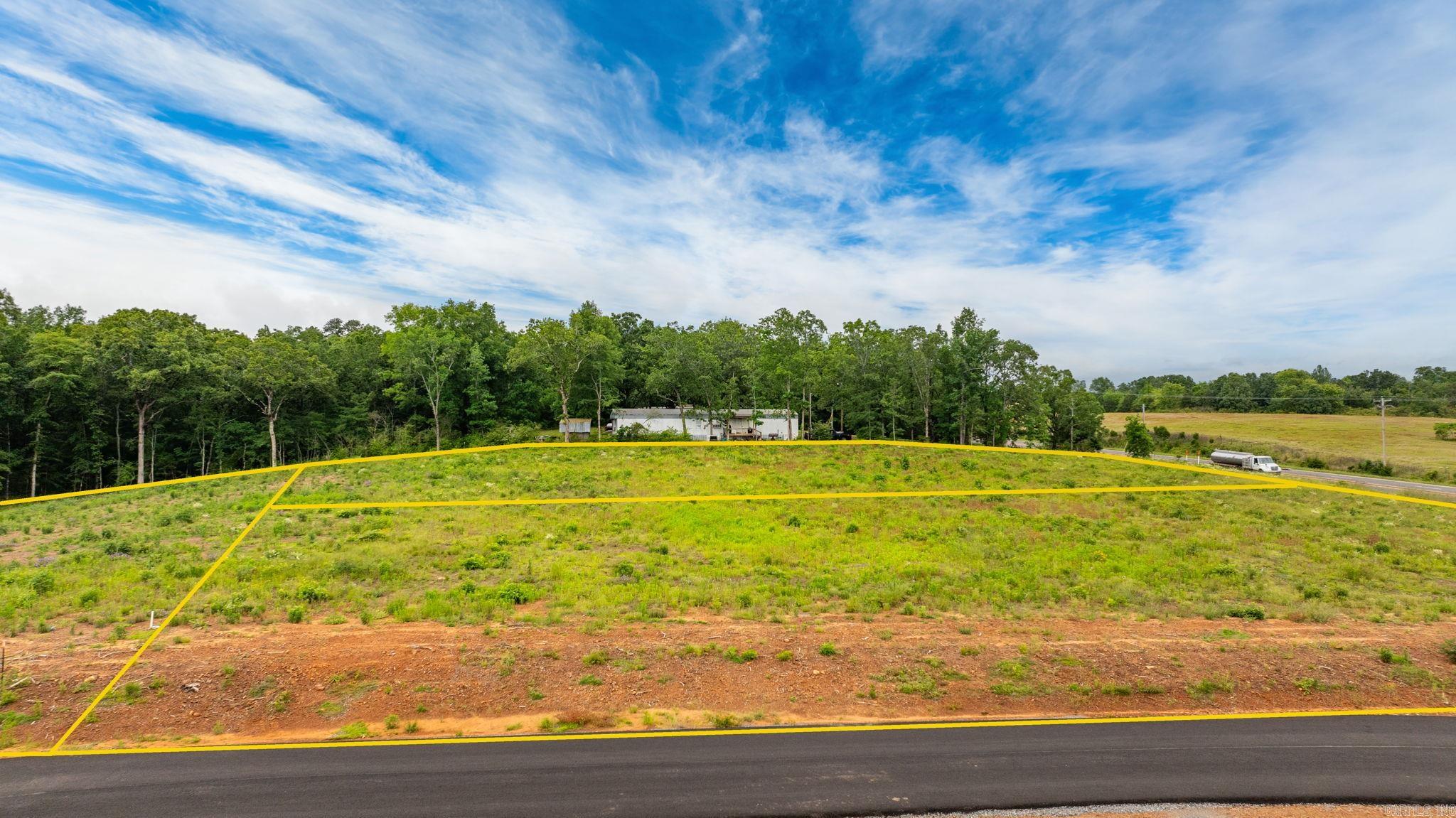 ULES WATSON PLACE - Commercial Sale