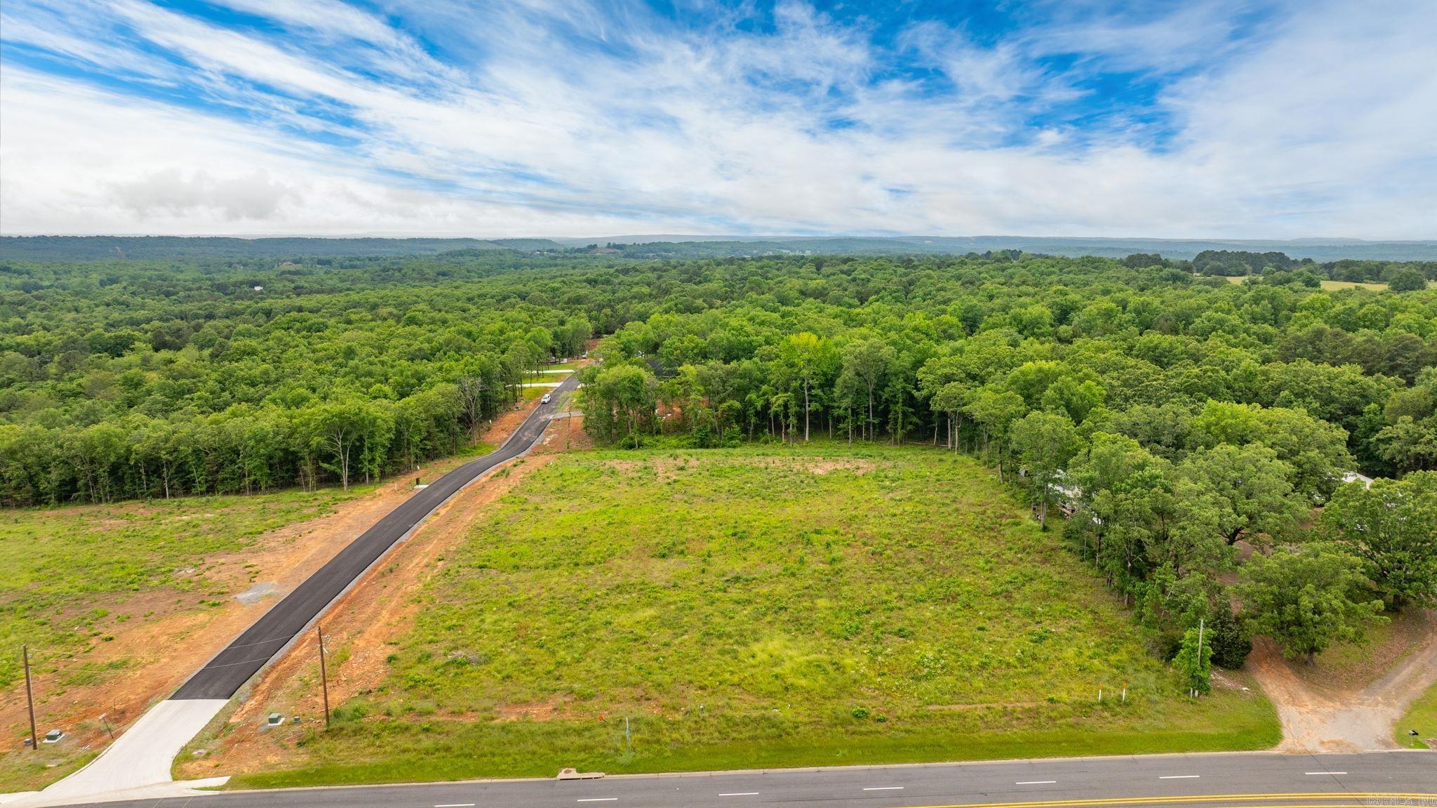 ULES WATSON PLACE - Commercial Sale