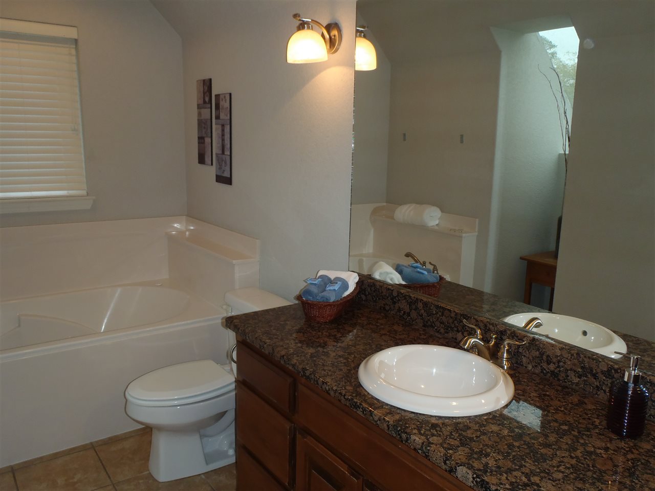Lackeys Lake Front - Residential