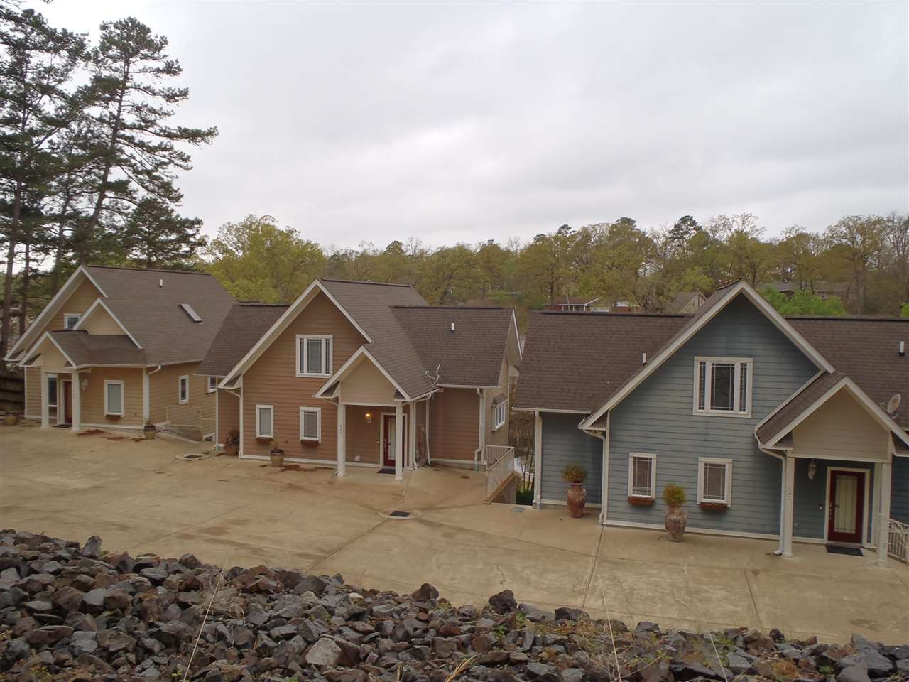Lackeys Lake Front - Residential