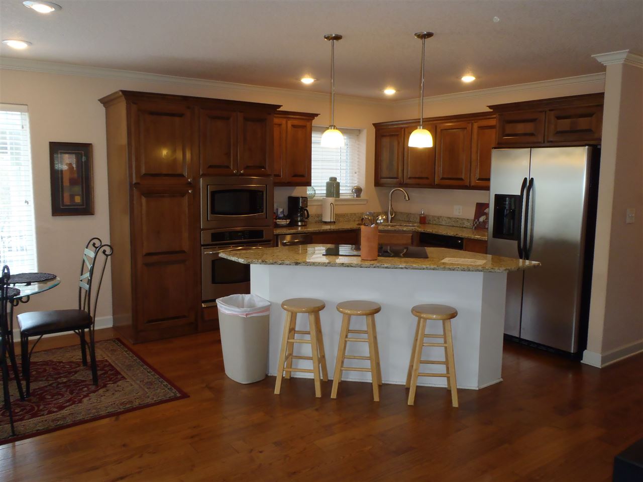 Lackeys Lake Front - Residential