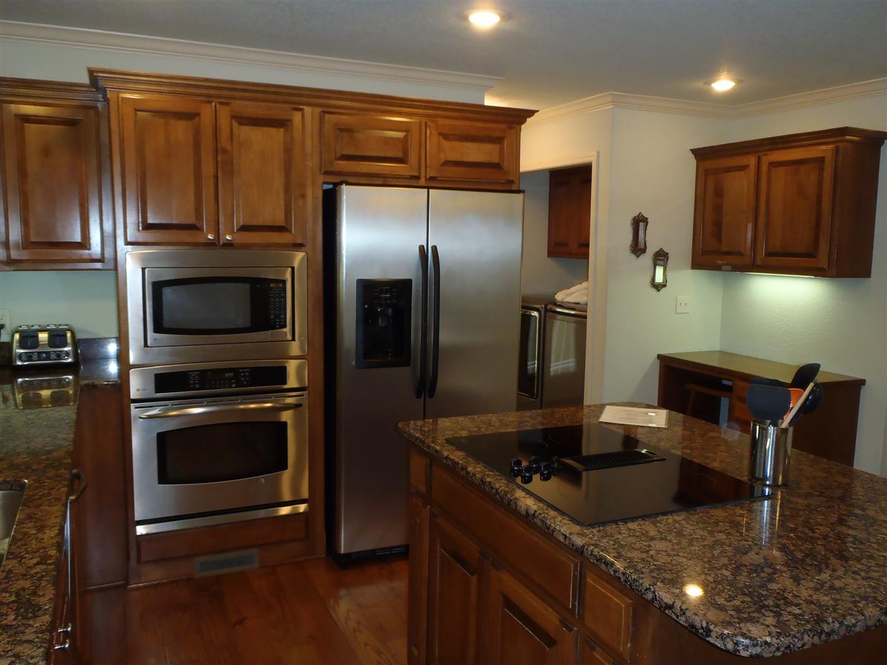 Lackeys Lake Front - Residential
