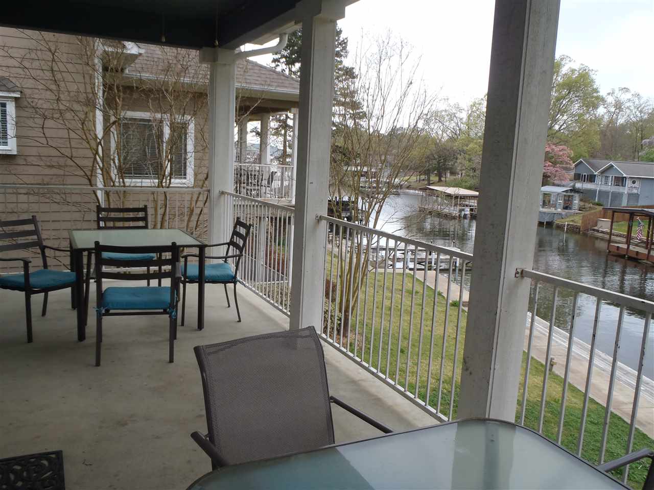 Lackeys Lake Front - Residential