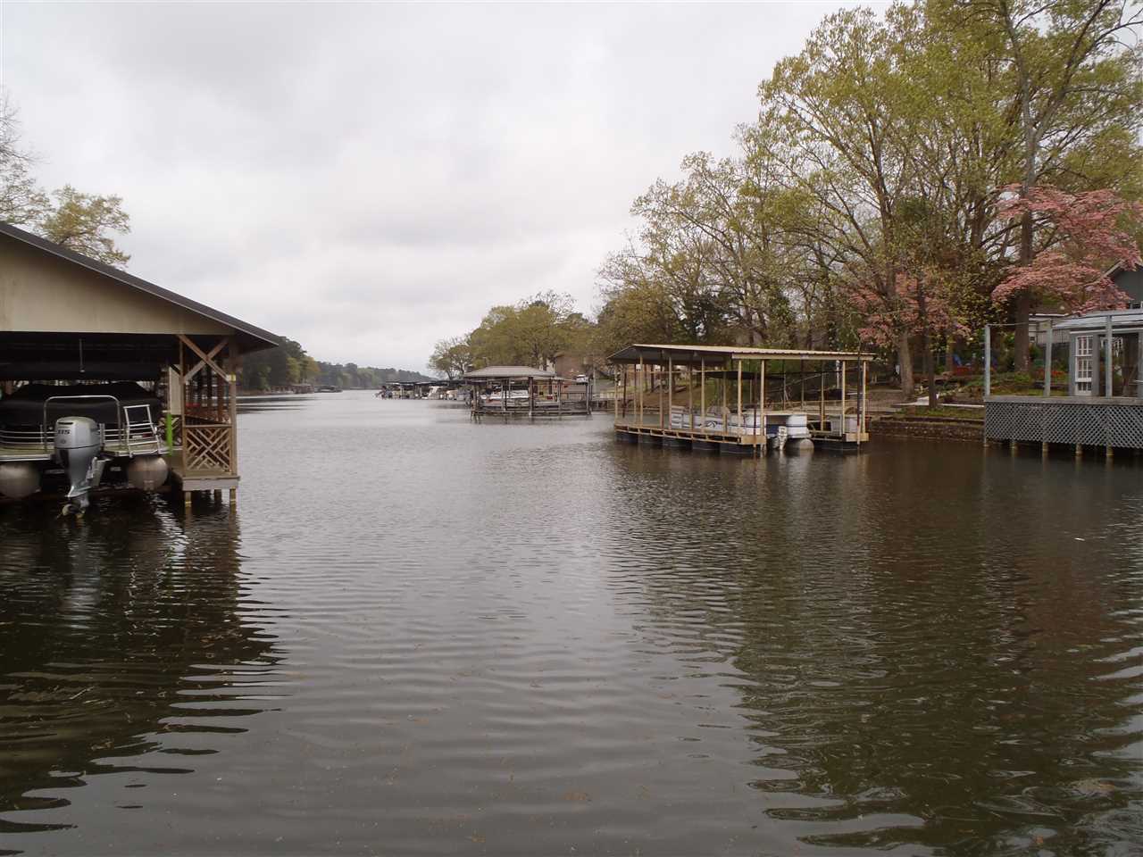 Lackeys Lake Front - Residential