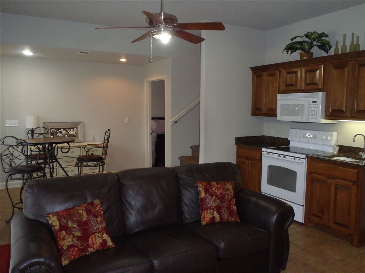 Lackeys Lake Front - Residential