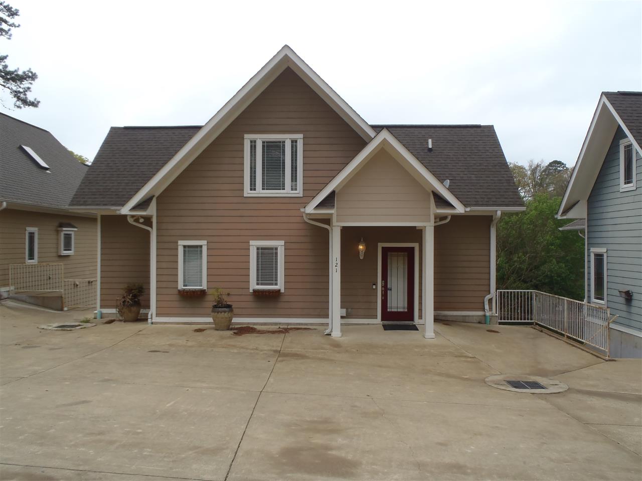 Lackeys Lake Front - Residential