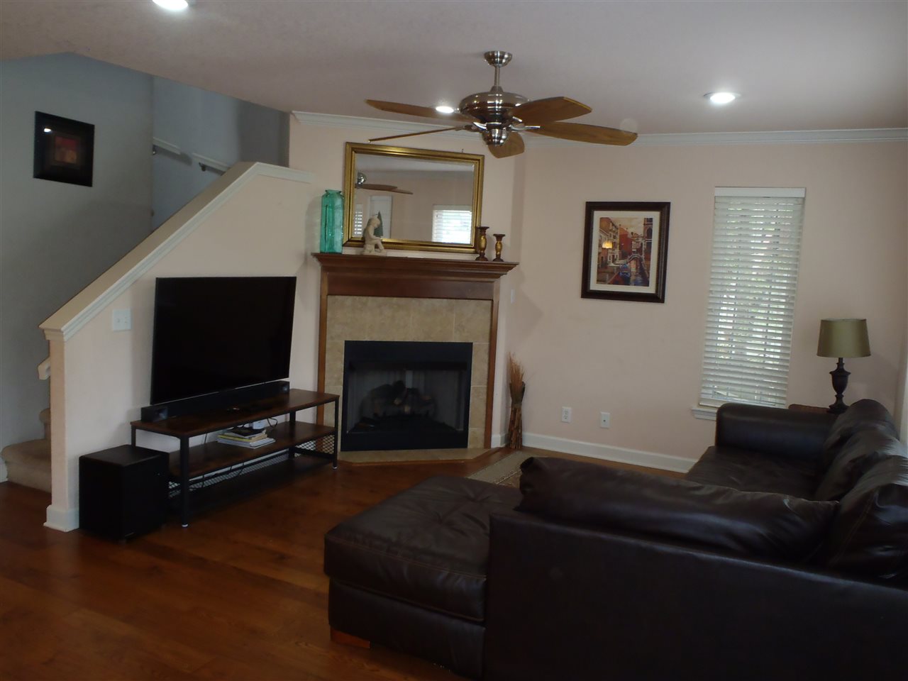 Lackeys Lake Front - Residential