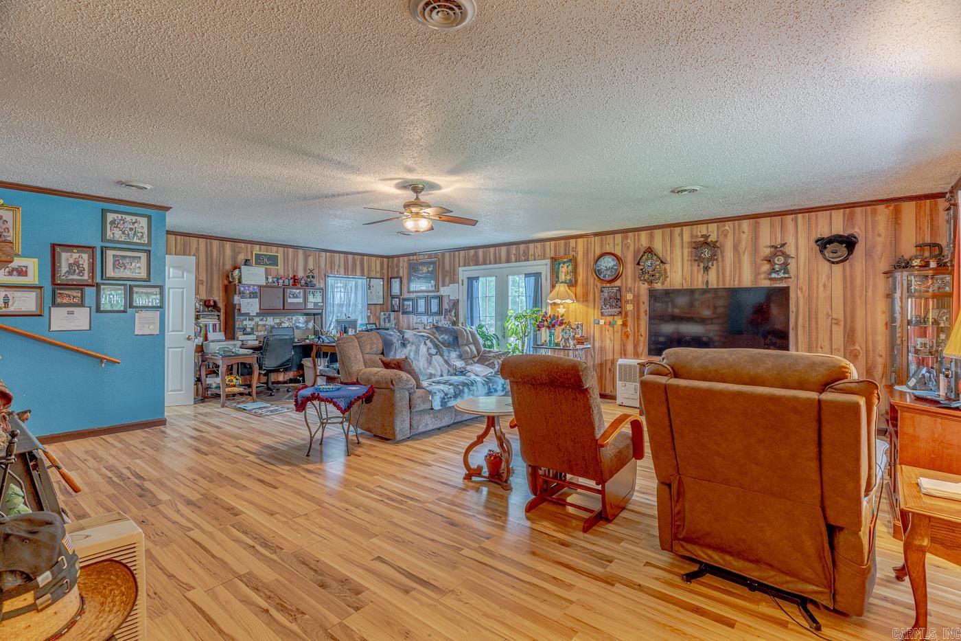 Mammoth Spring - Residential
