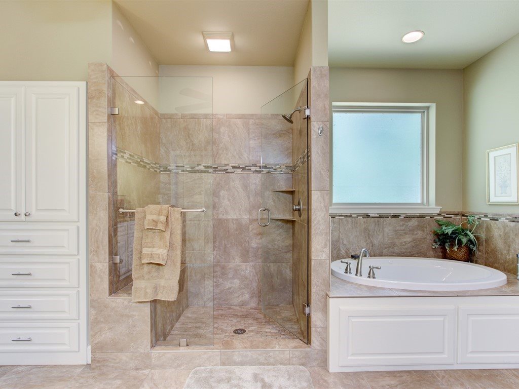 LAKECREST - Residential