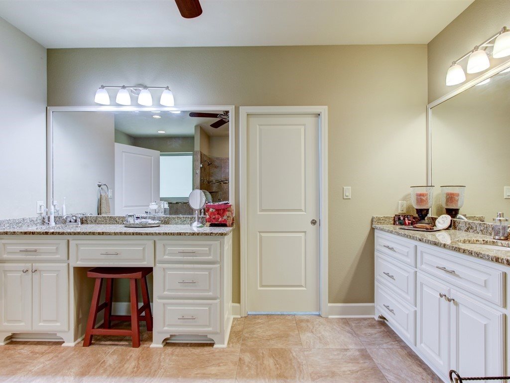 LAKECREST - Residential
