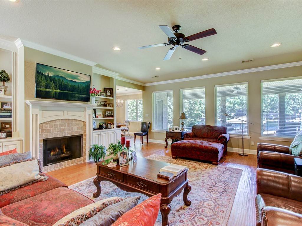 LAKECREST - Residential