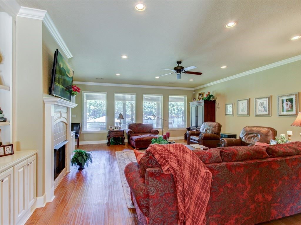 LAKECREST - Residential