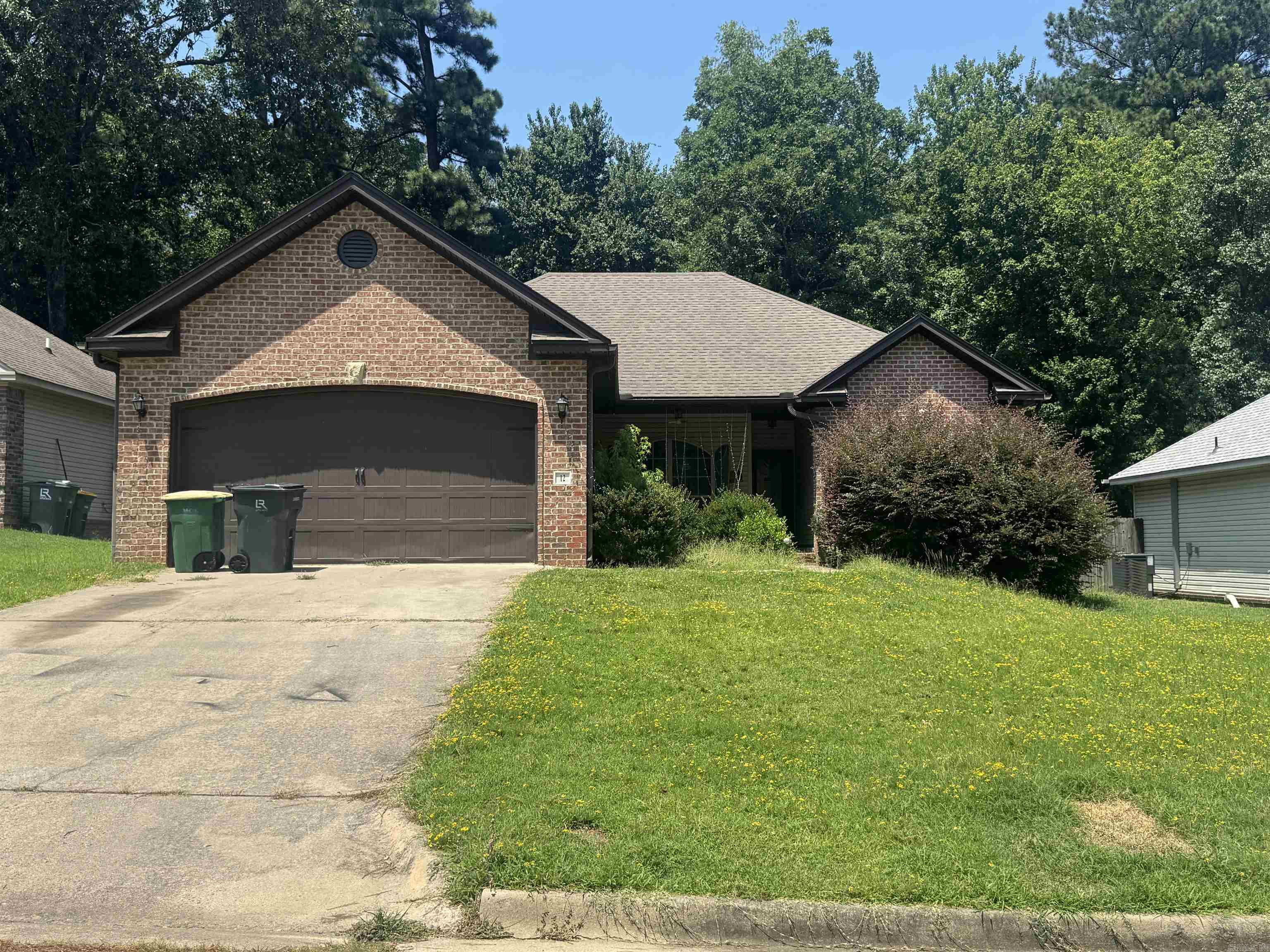 Investors - you don't want to miss this one!! Three bedroom, 2 bath home with a split floor plan and covered back porch. Large living room, kitchen/dining combo and separate laundry room off of kitchen. Some floors have been pulled up. Home needs all new floors, paint & cleaning and it's ready for its next occupant! All located on a quiet culdesac just off of Vimy Ridge. Quick commute to Little Rock! Schedule your showing today!