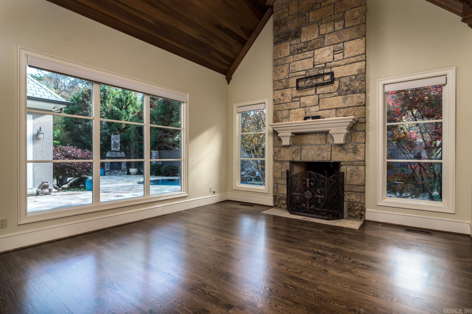 HICKORY CREEK - Residential