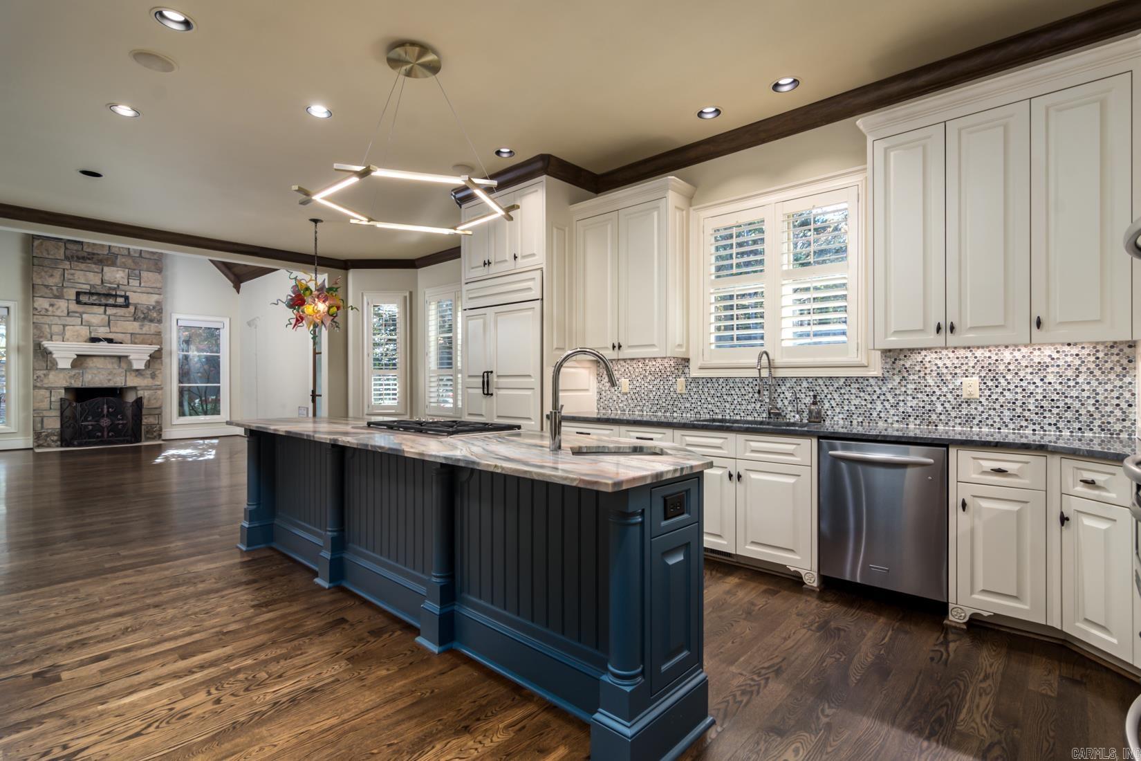 HICKORY CREEK - Residential