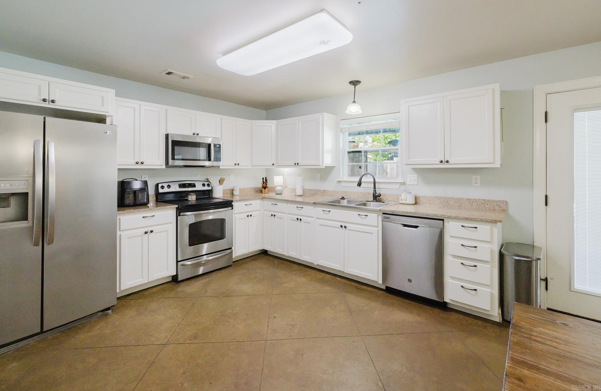 HICKORY SPRINGS - Residential