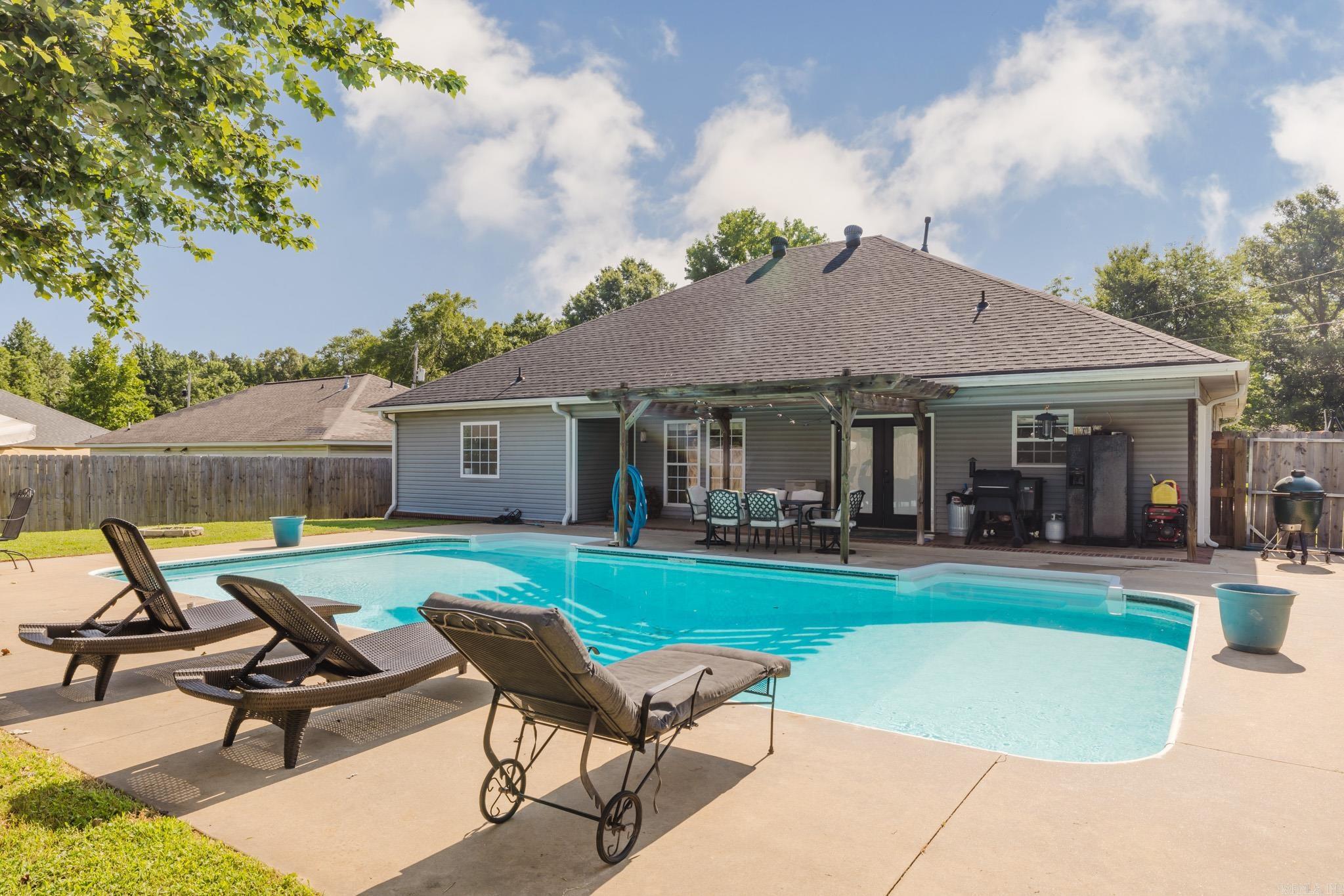 HICKORY SPRINGS - Residential