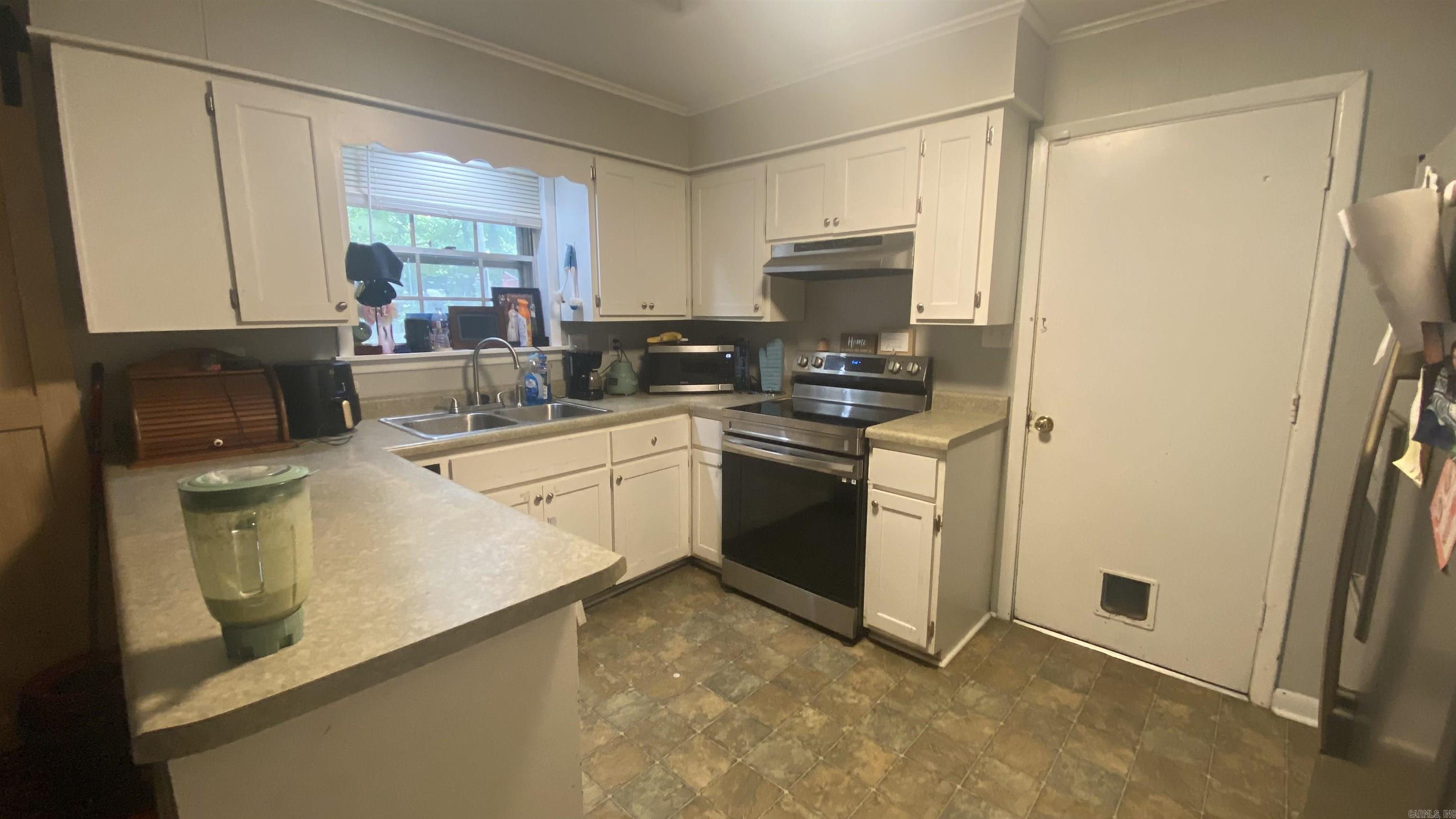 LESSEL ESTATES - Residential