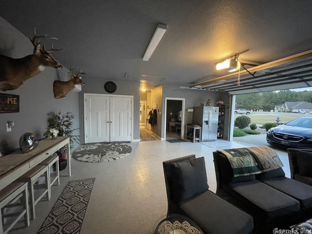 OAK TREE RIDGE SUB - Residential