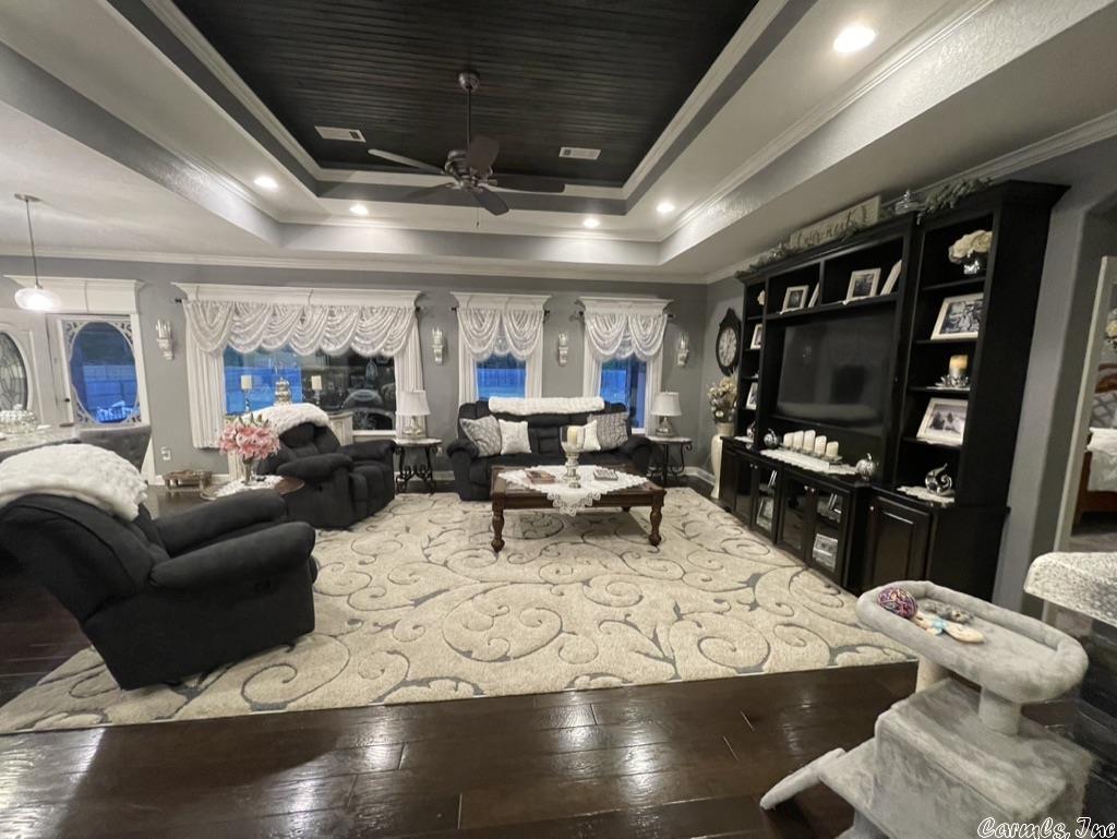 OAK TREE RIDGE SUB - Residential