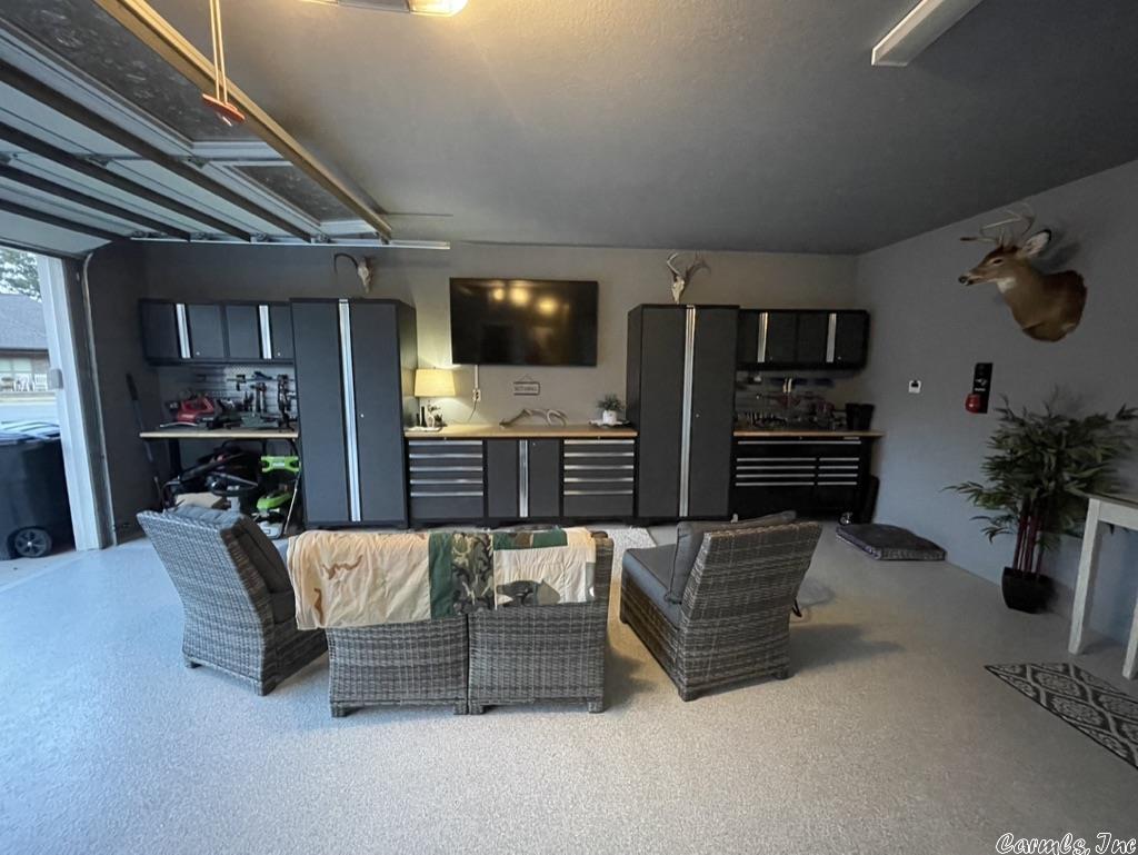 OAK TREE RIDGE SUB - Residential