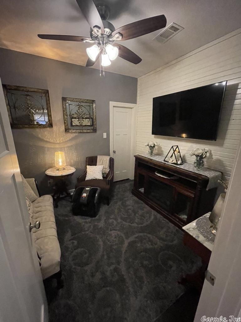 OAK TREE RIDGE SUB - Residential