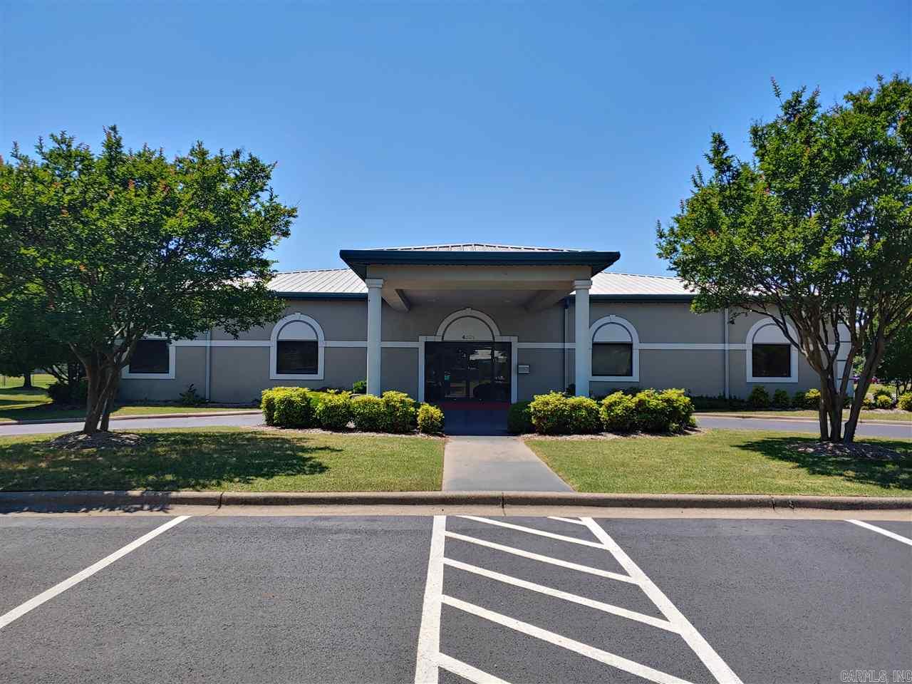 Welcome to the NorthShore Executive Office Suites within the Northshore Business Park. Convenient & quiet location, w/easy access to all of Central Arkansas, just seconds from I-430 & I-40 interchange. Private and secure individual office suites for rent, starting at $425.  Some cubicle space also. Secure facility w/30+ parking, security, internet, copier, board room, bathrooms & break room. Full service rental. Utilities included. 24/7 security and access. Details: yourrentalteam.com.  This is a larger office suite with space for executive style office setup, plus 2nd smaller office/storage space.