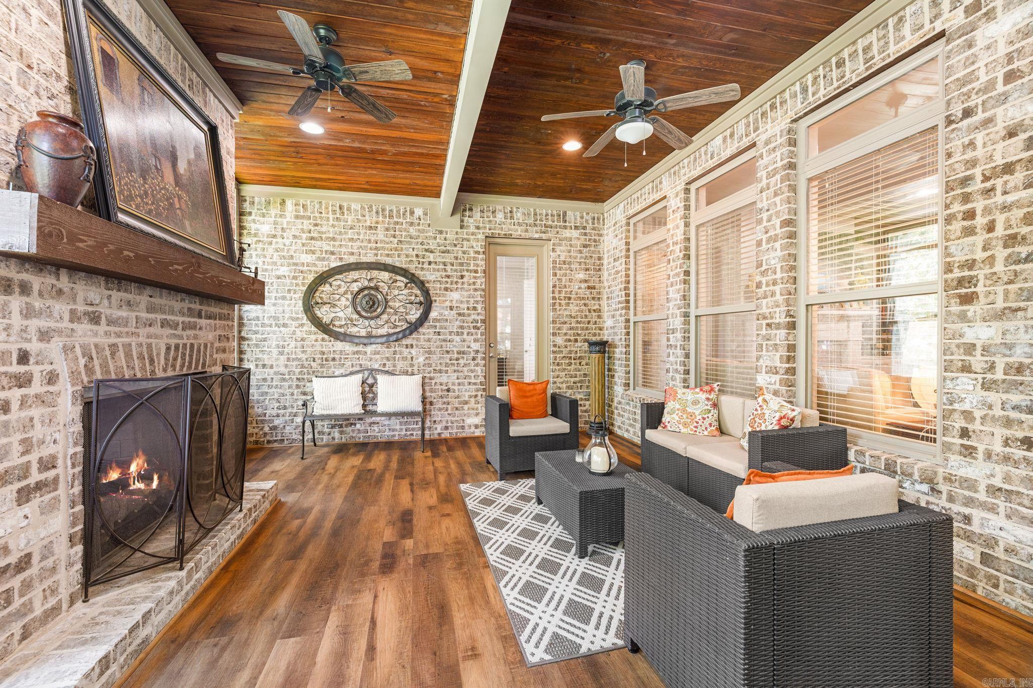 CHENAL VALLEY ENSBURY PLACE - Residential