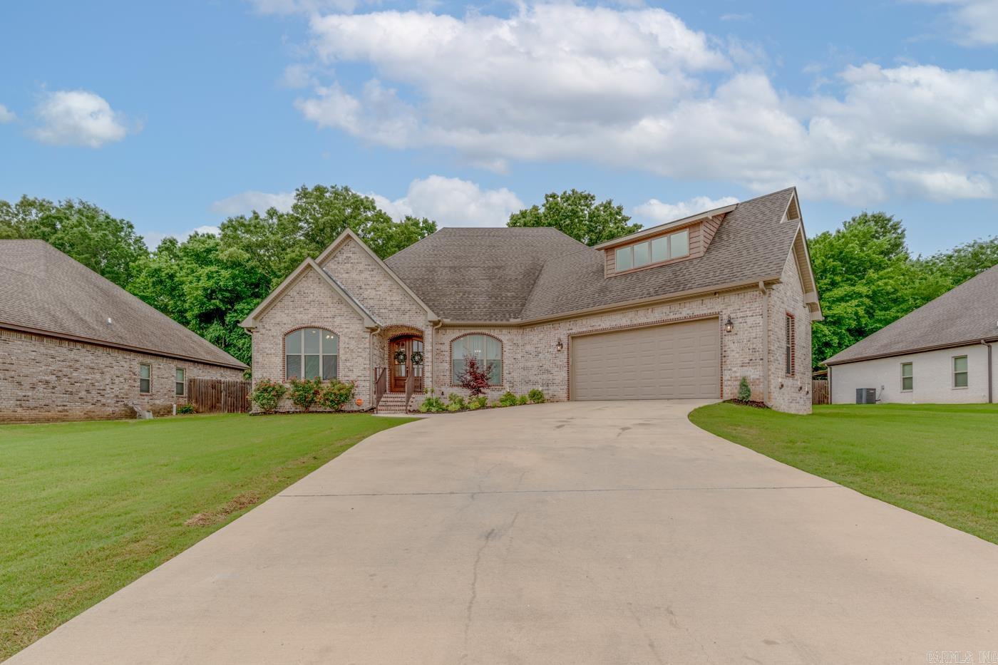 WHISPERING HILLS PHASE III REPLA - Residential