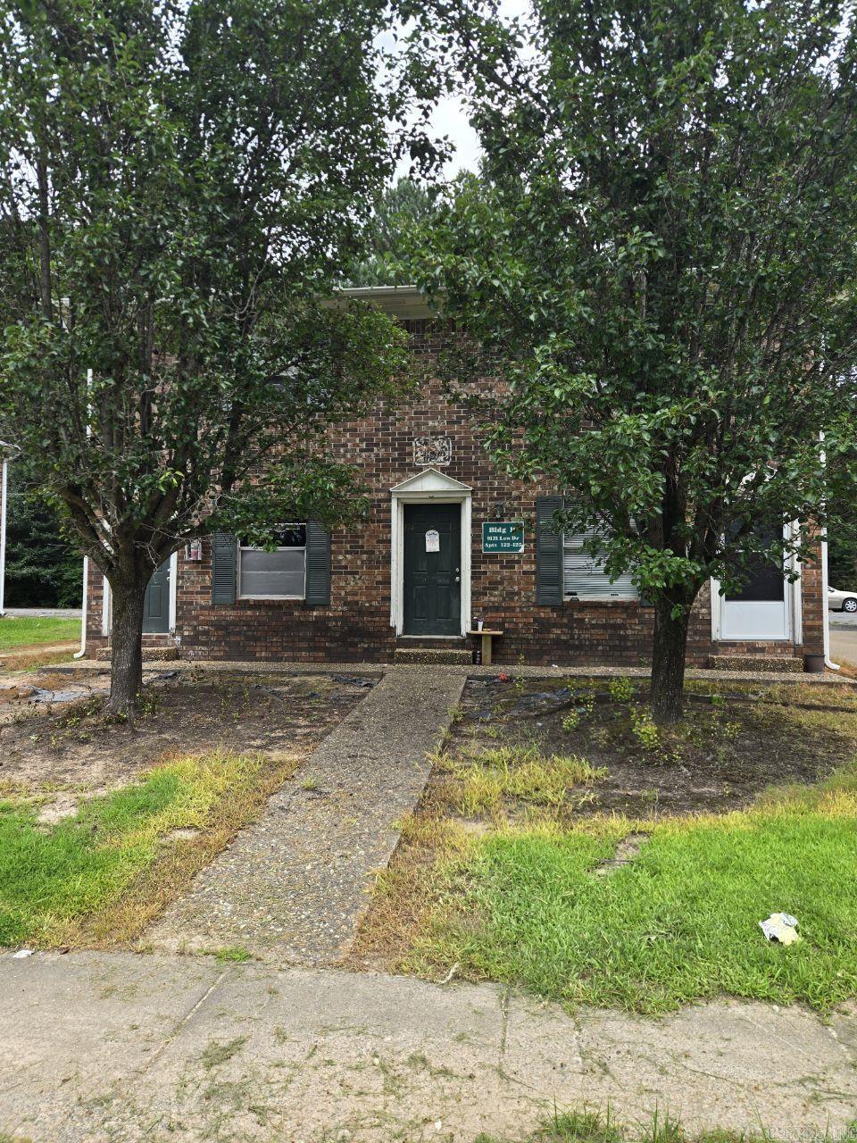 Looking for a Four-plex? This one has long term tenants. Each unit is a one bedroom one bath. If you're looking to add to your profile, this is the one for you.  Easy interstate access without the noise. Agents see remarks for rent amounts