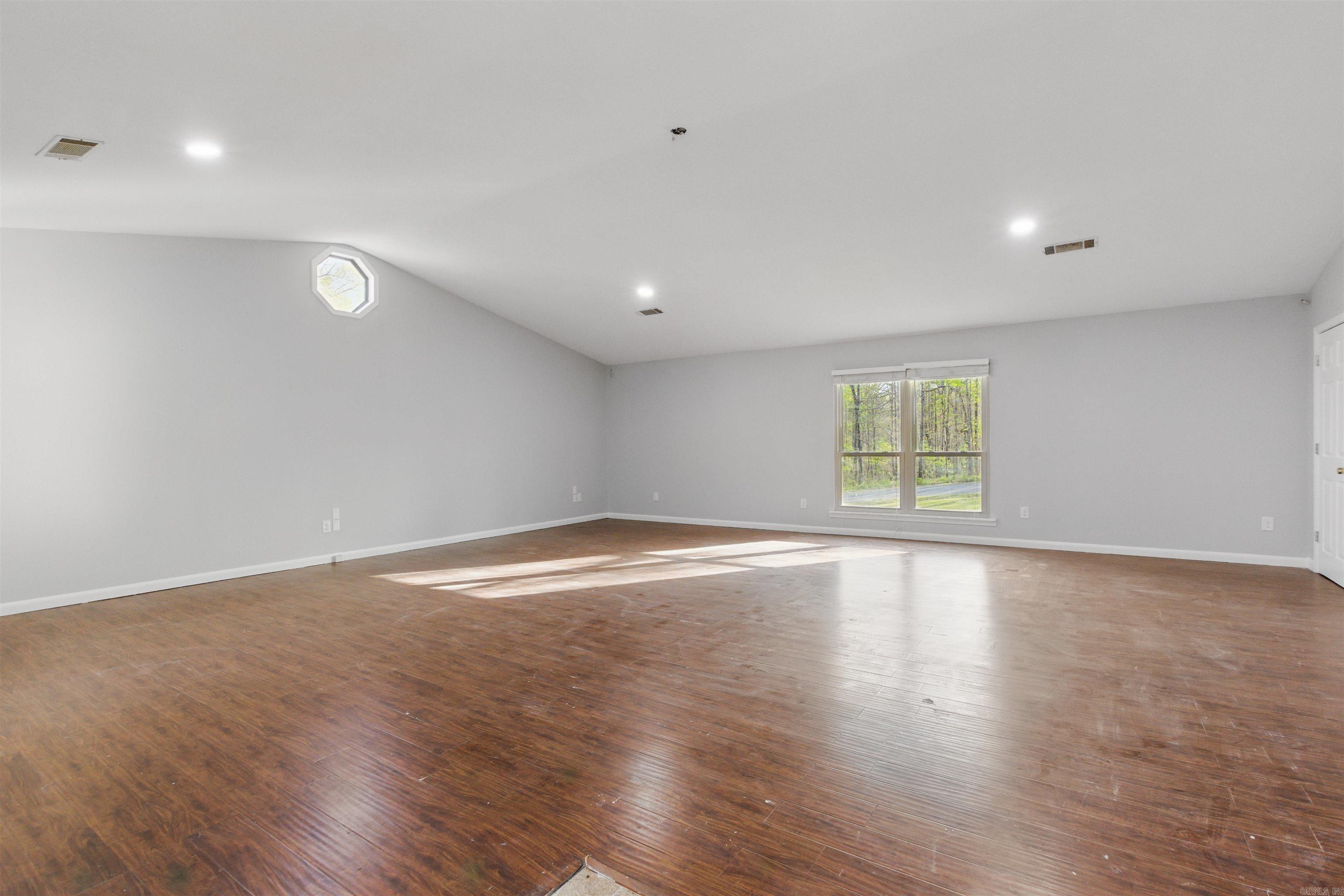 PINEVIEW - Residential
