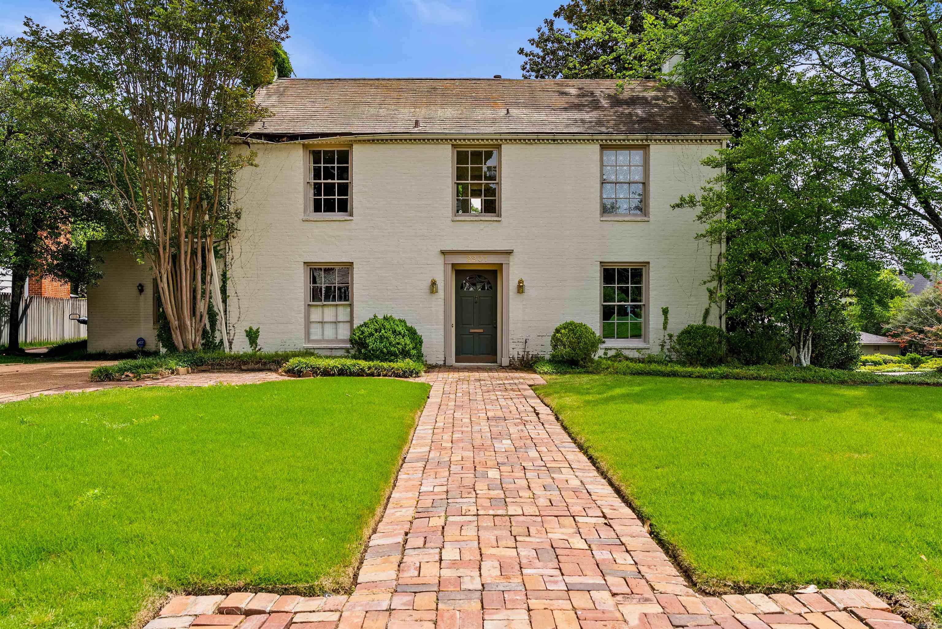 COUNTRY CLUB HGTS - Residential
