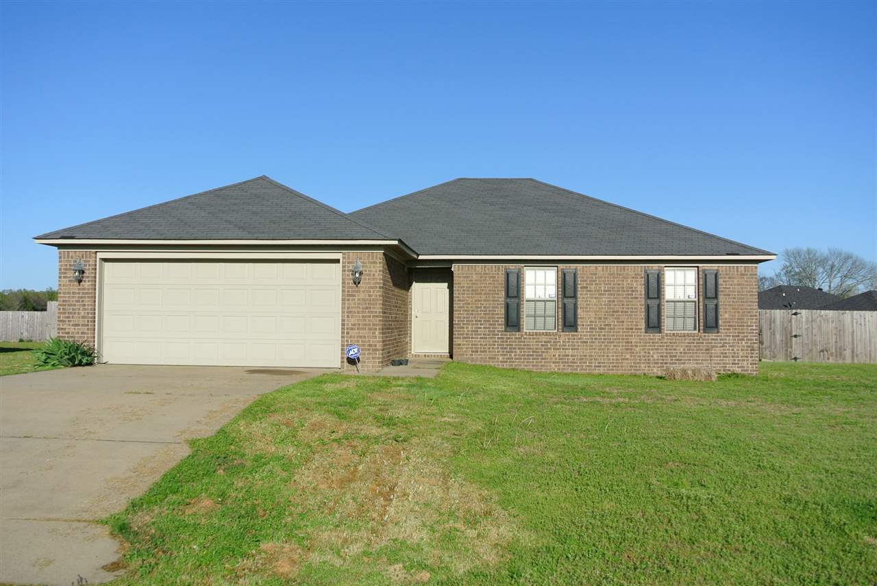 This is a potential Short sale property. Large privacy fenced lot in Shiloh Creek Estates Ph. 2. This home is in need a of a little TLC. 3 bedroom 2 bathroom with an eat in kitchen.  Priced below market value.  All offers subject to 3rd party approval.