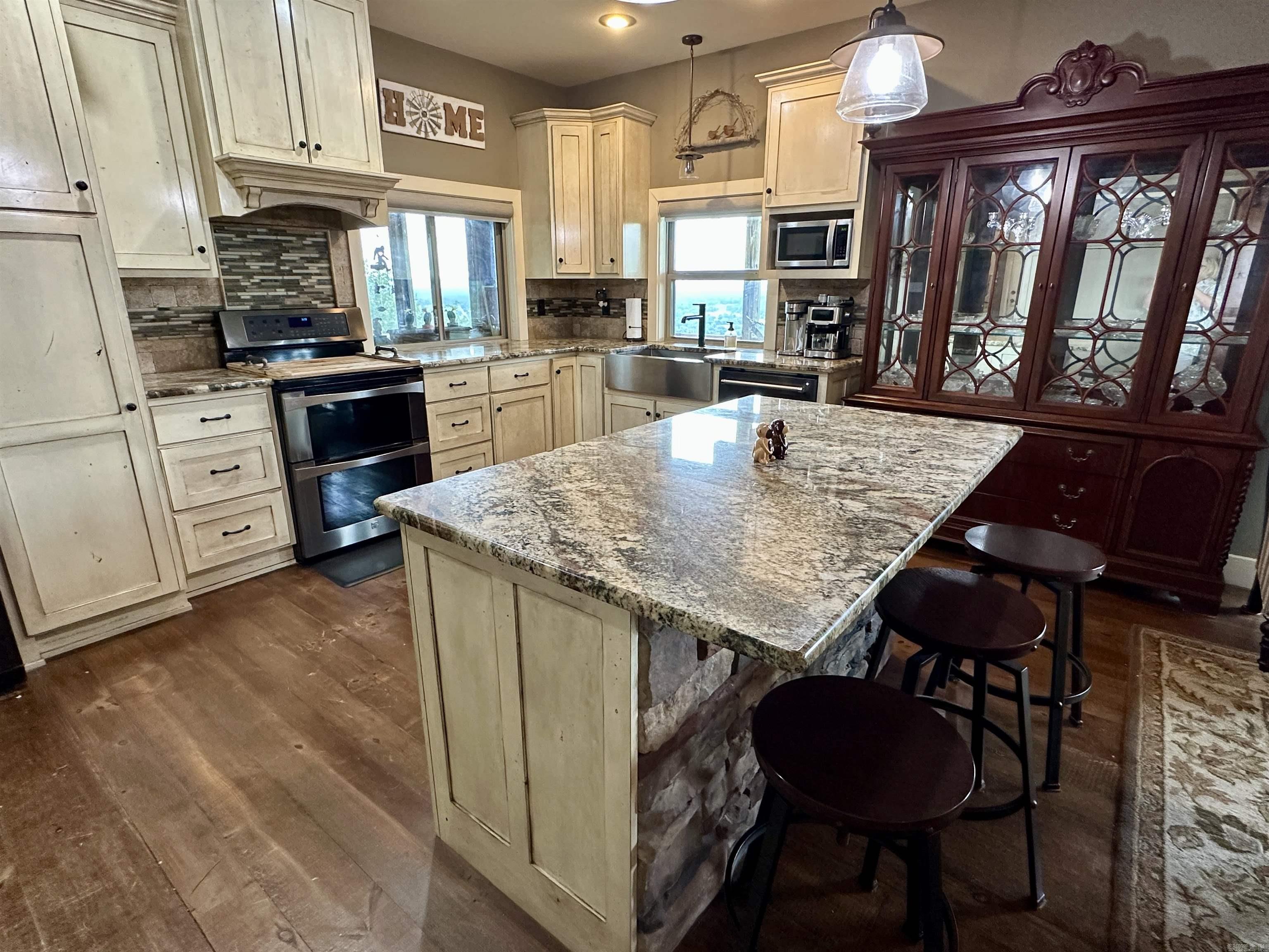 Round Mountain Estates - Residential