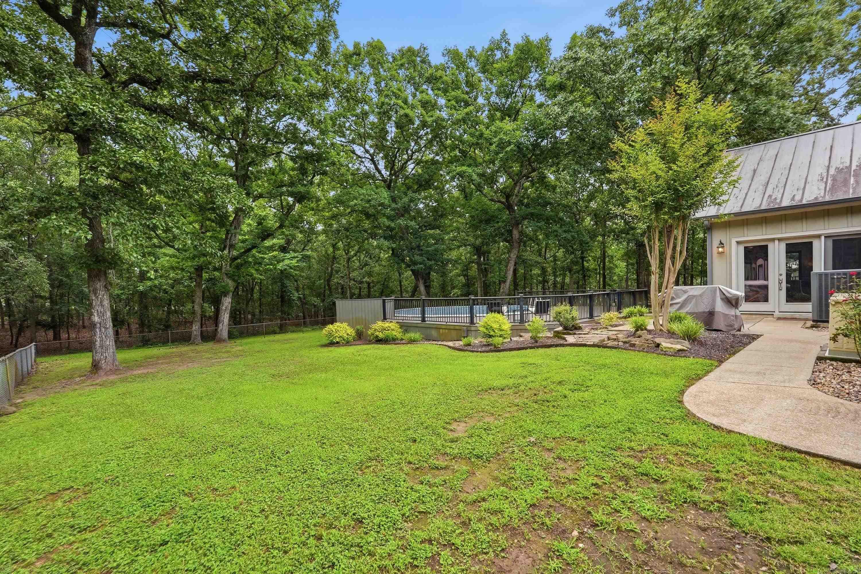 LAWSON OAKS - Residential