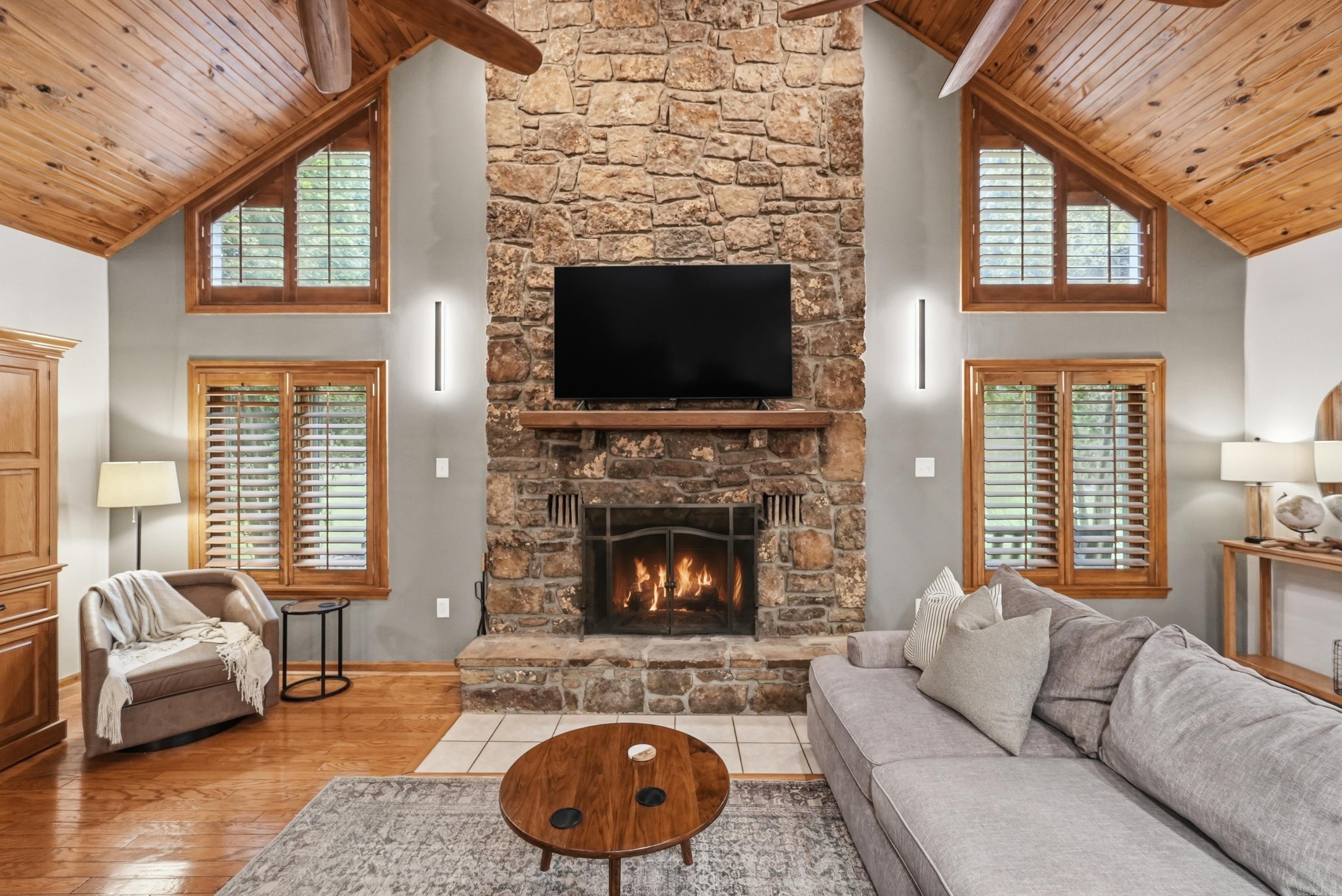 LAWSON OAKS - Residential