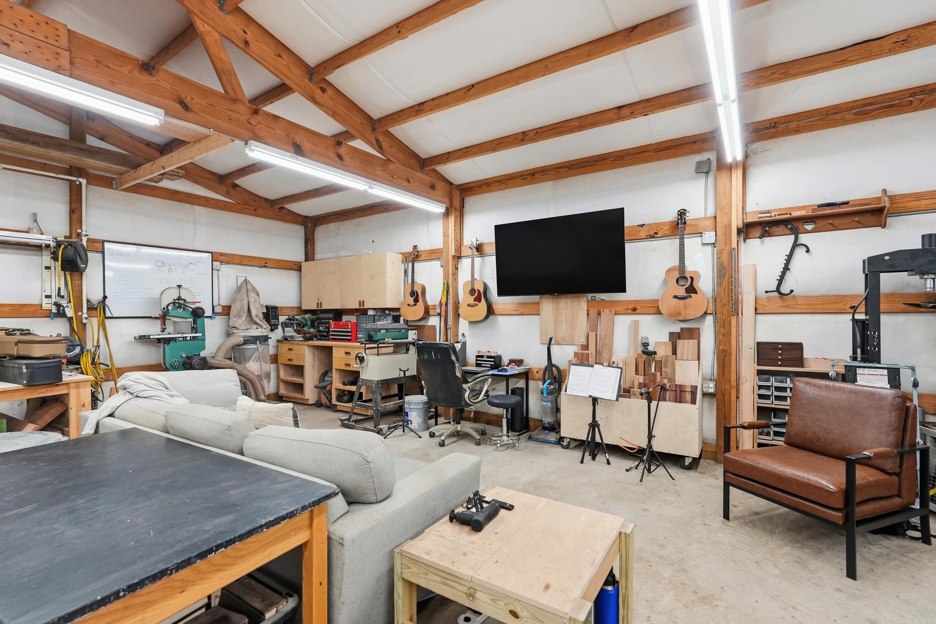LAWSON OAKS - Residential