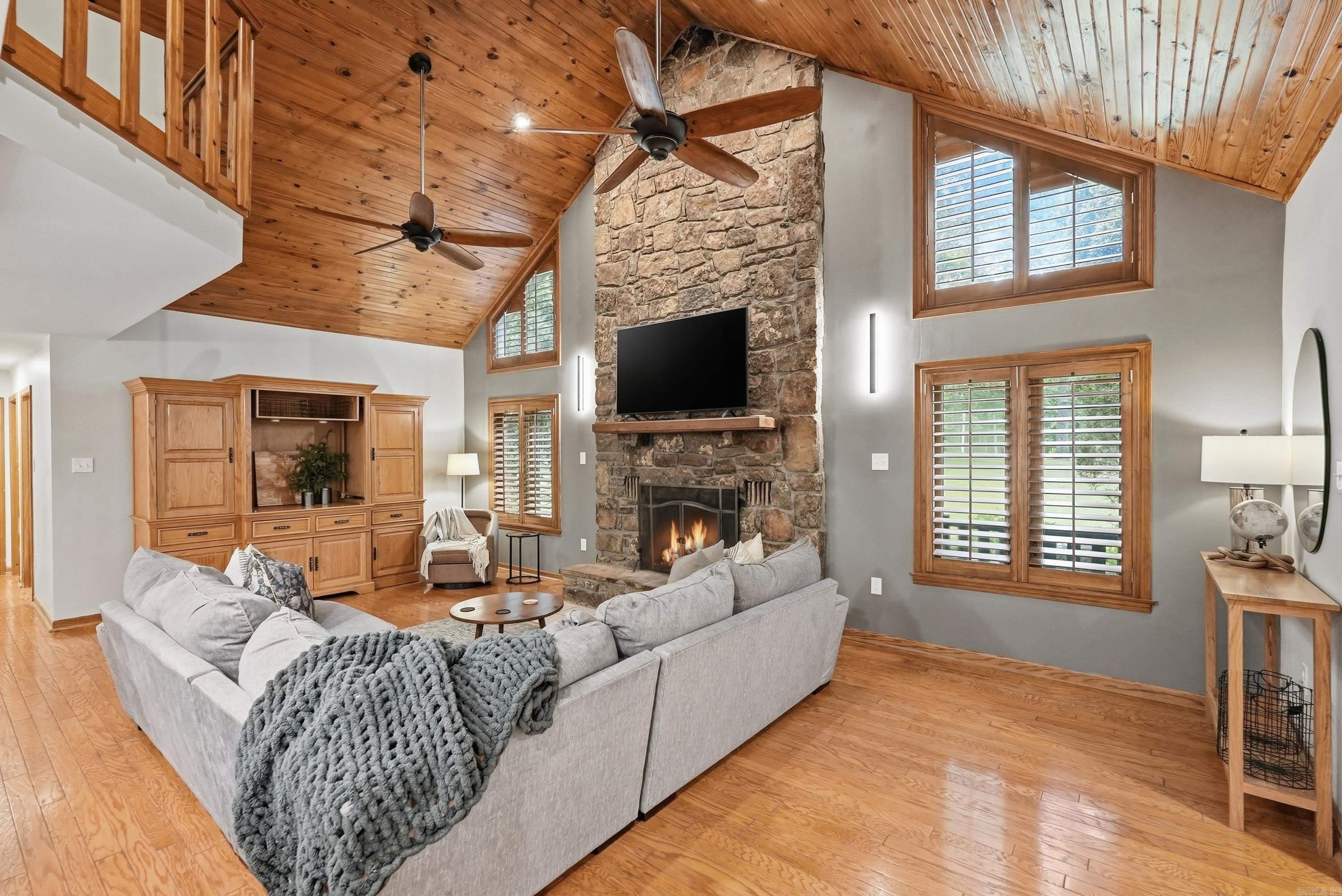 LAWSON OAKS - Residential