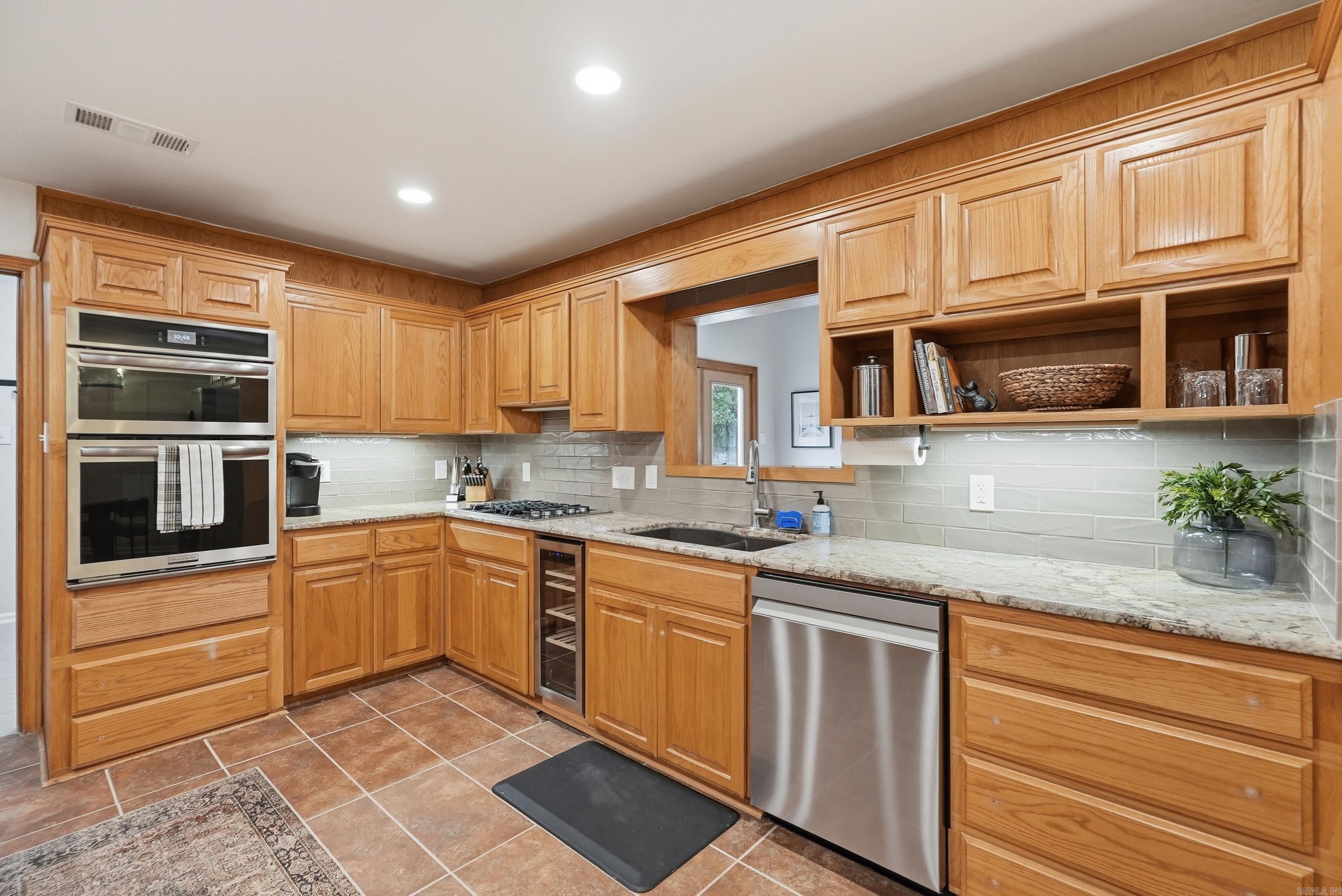 LAWSON OAKS - Residential