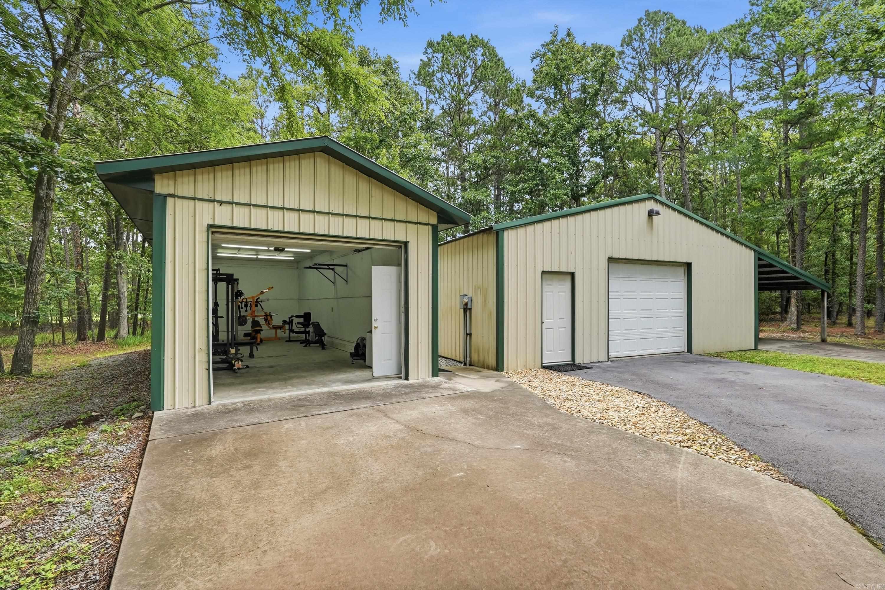 LAWSON OAKS - Residential