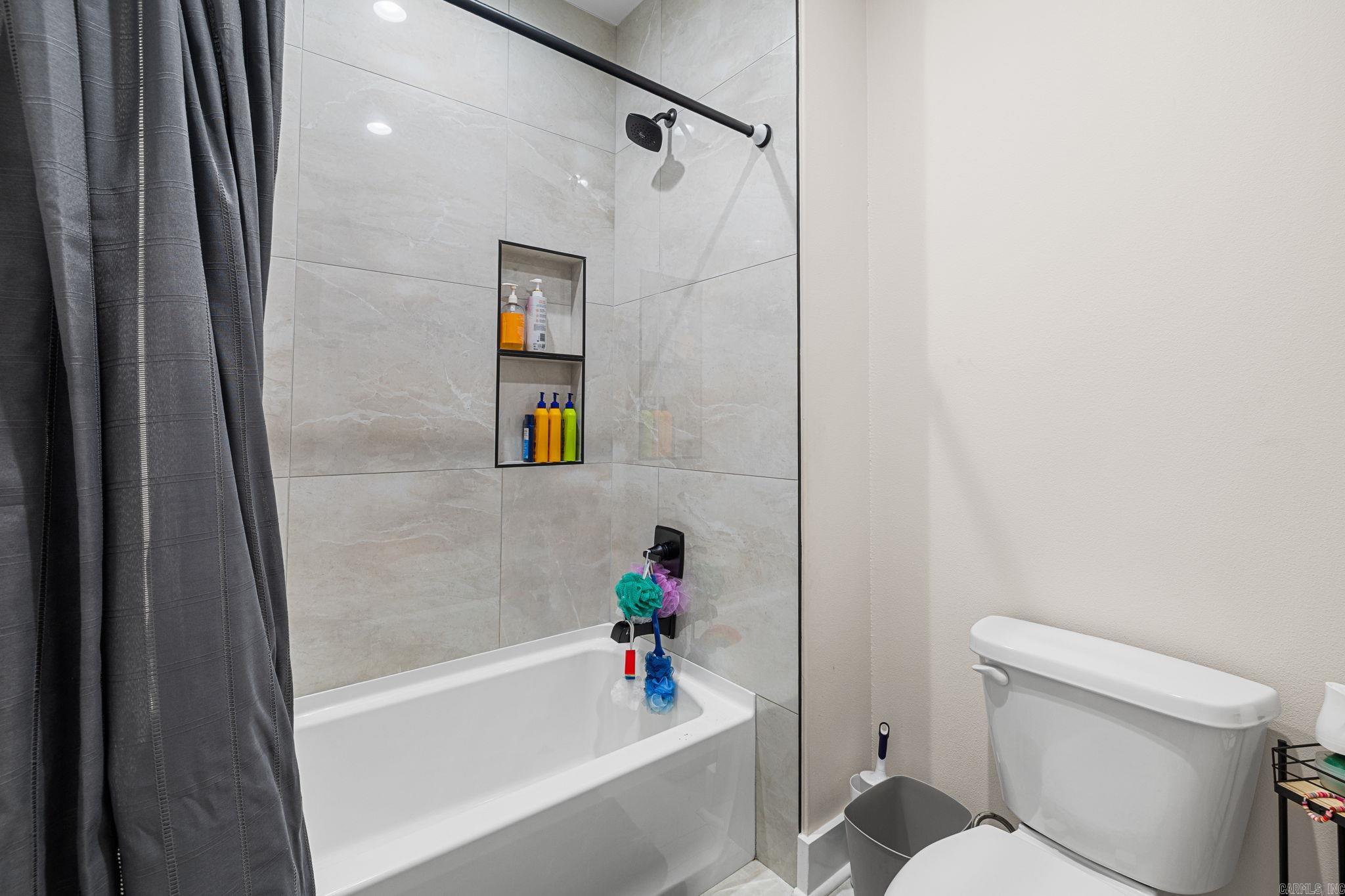 FOXWOOD ESTATES - Residential
