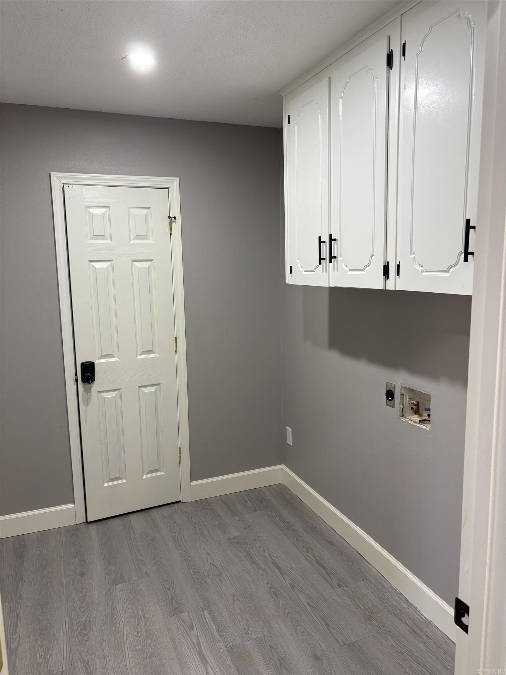 PINECREST - Residential