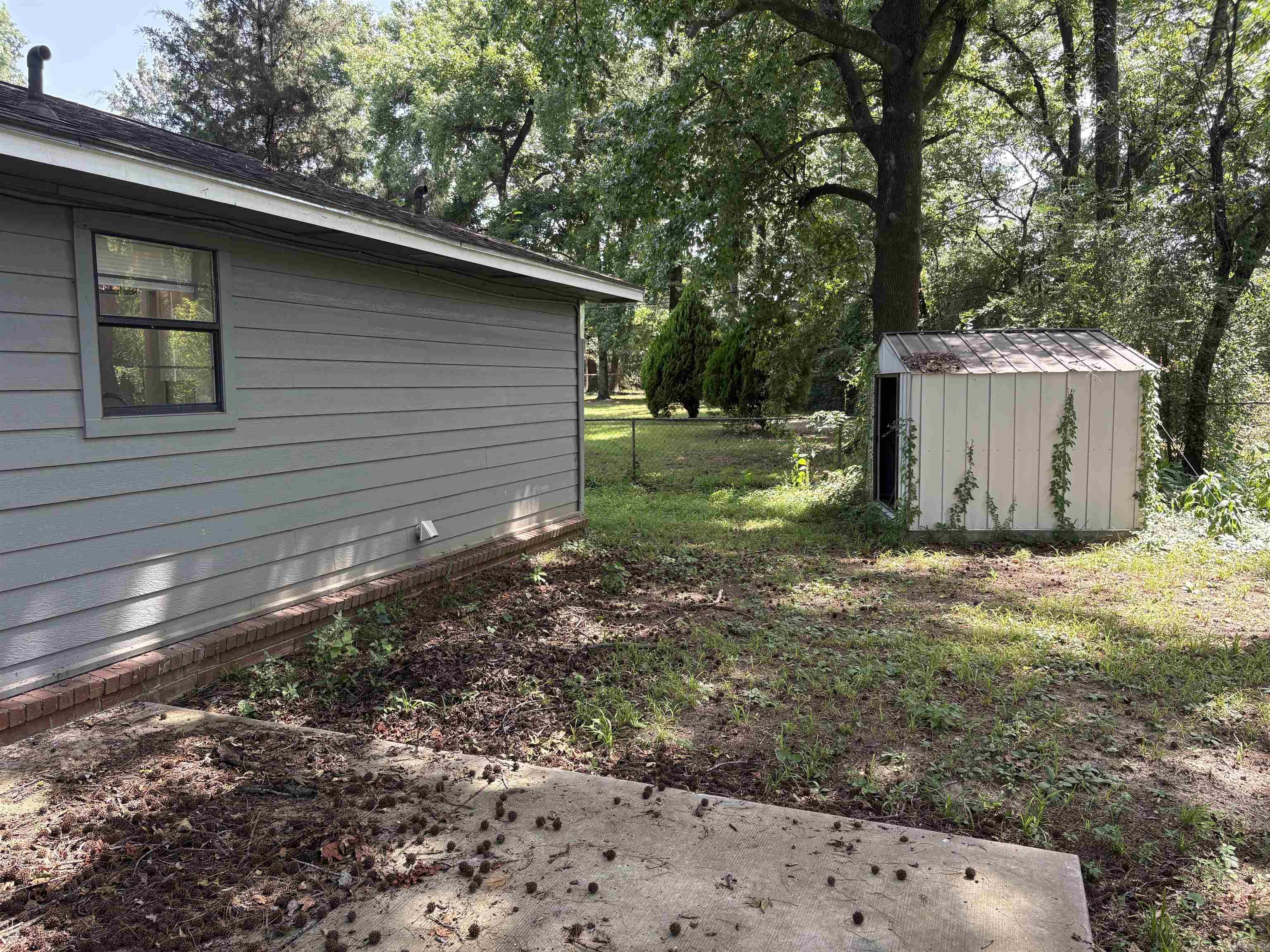 PINECREST - Residential