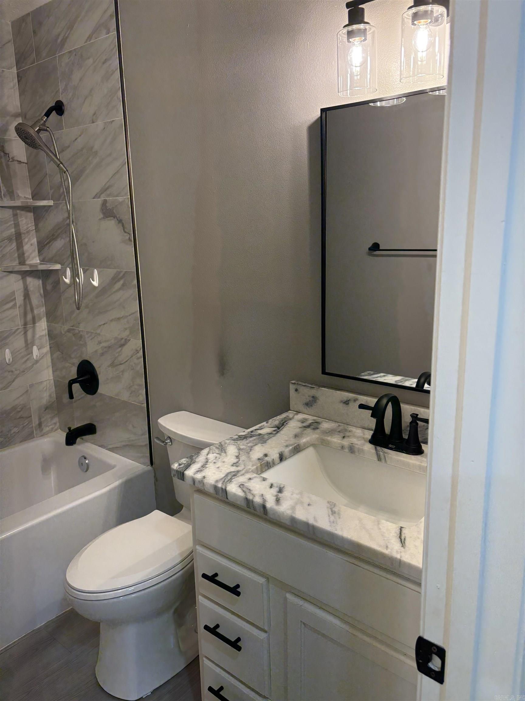 PINECREST - Residential