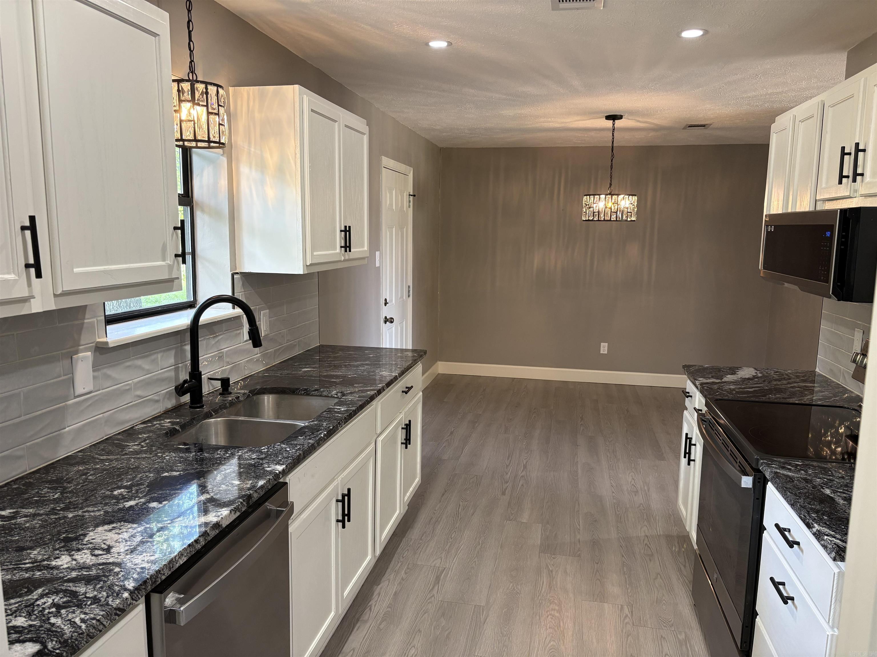 PINECREST - Residential