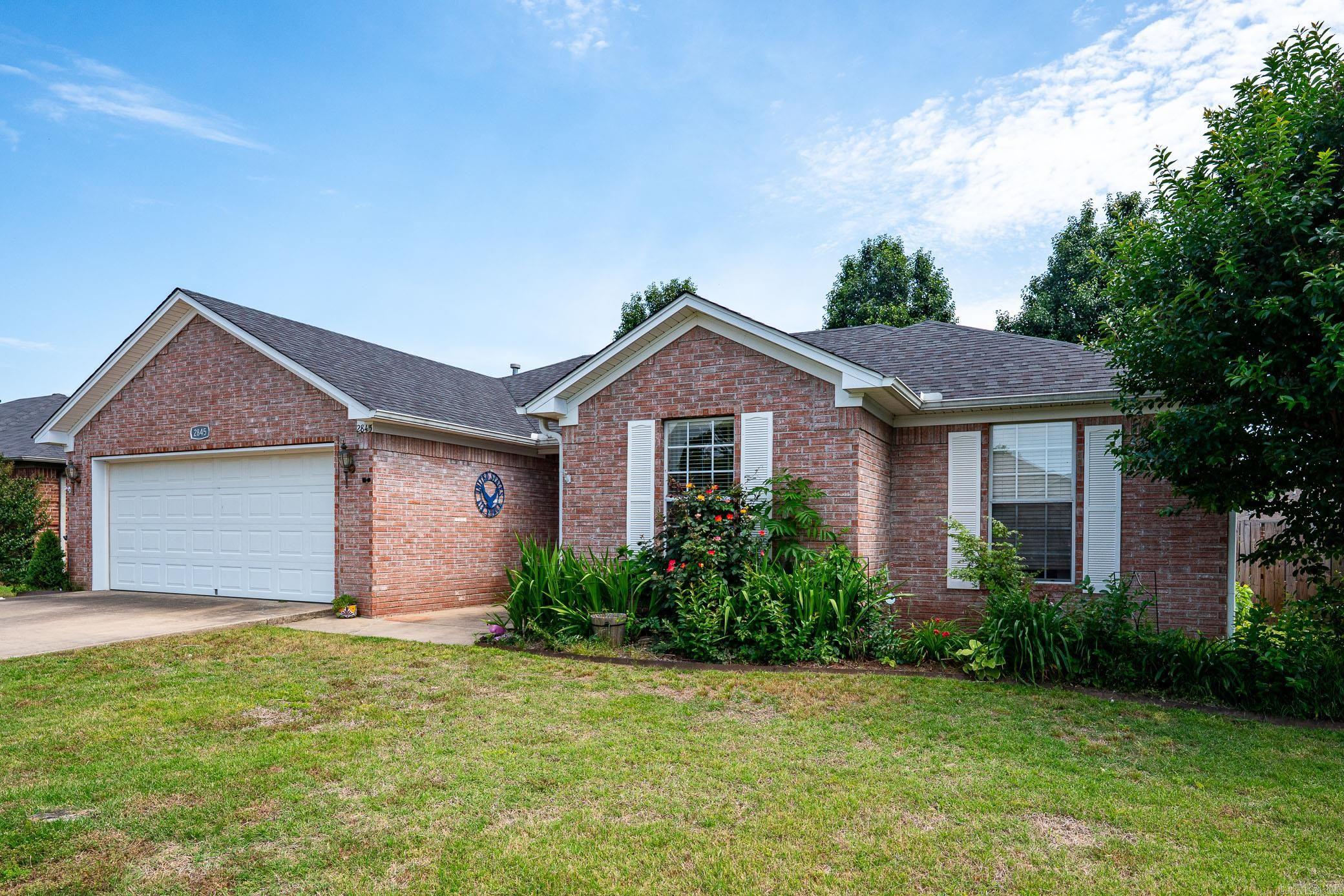 JUSTIN PLACE - Residential