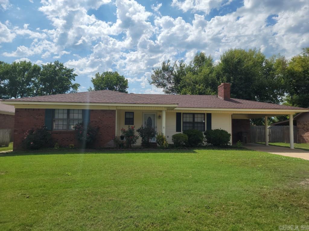 ***Back on the market due to no fault of the seller or the property*** Welcome to your new low-maintenance oasis! This delightful 3 bedroom, 2 bath property boasts a spacious fenced backyard and a relaxing screened porch, perfect for enjoying the outdoors year-round. This home is ready for you to move in and make it your own!