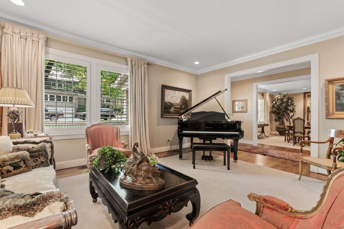 COUNTRY CLUB HGTS - Residential