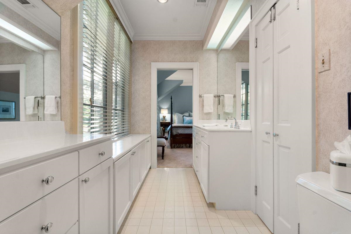 COUNTRY CLUB HGTS - Residential