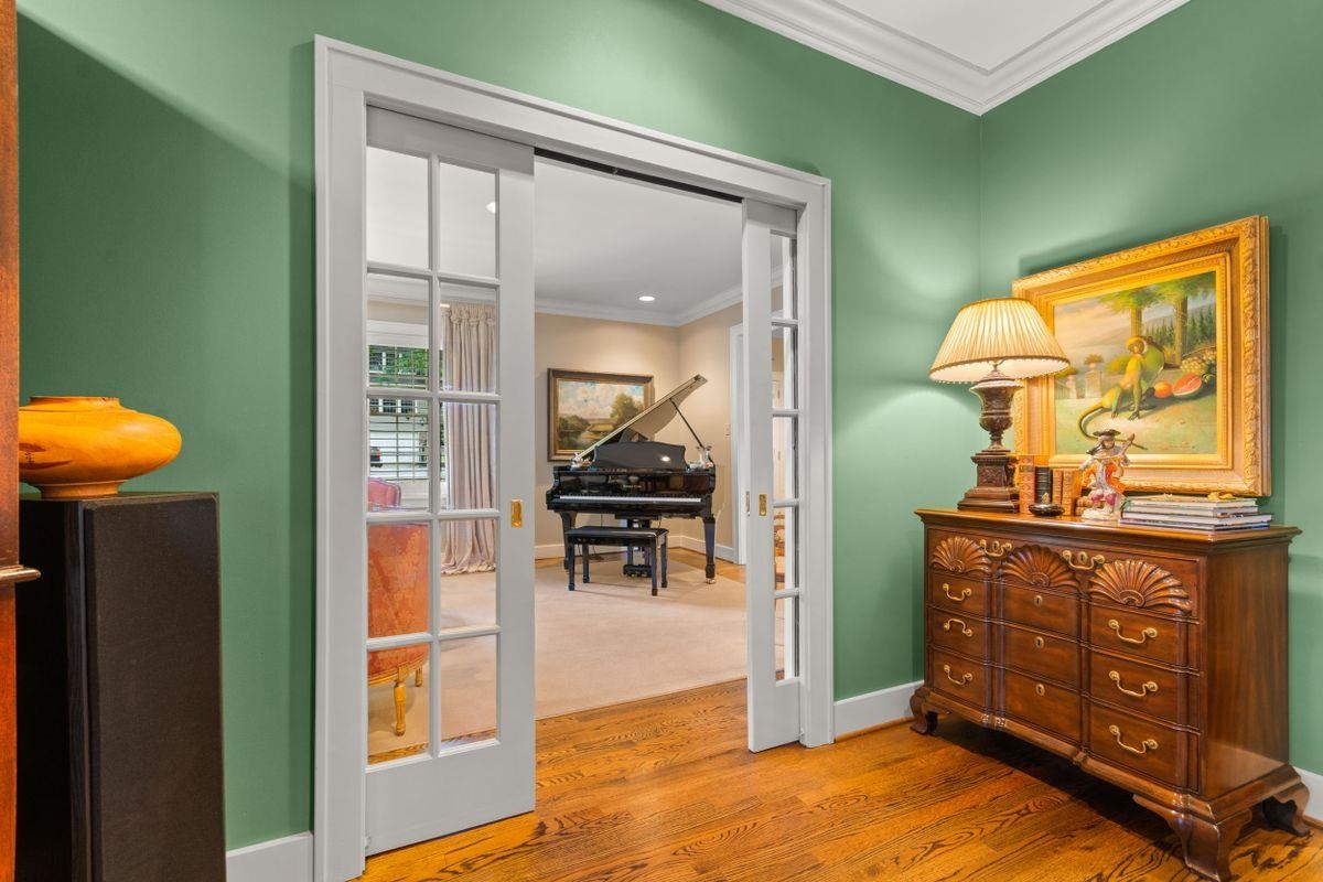 COUNTRY CLUB HGTS - Residential